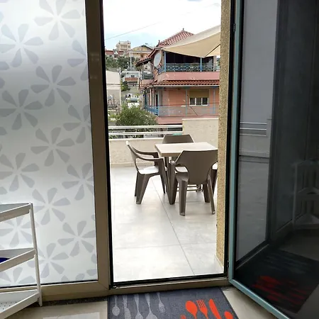 Tina's With Shared Kitchen * Durrës
