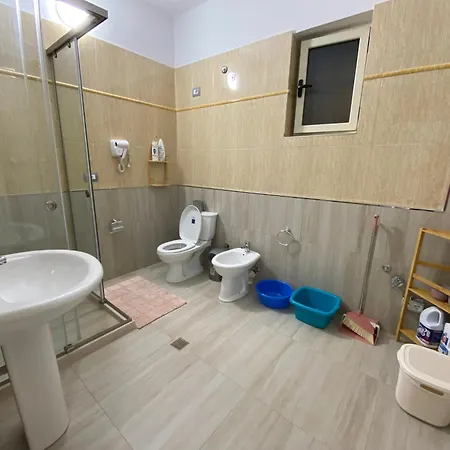 Tina's With Shared Kitchen Gæstehus Durrës