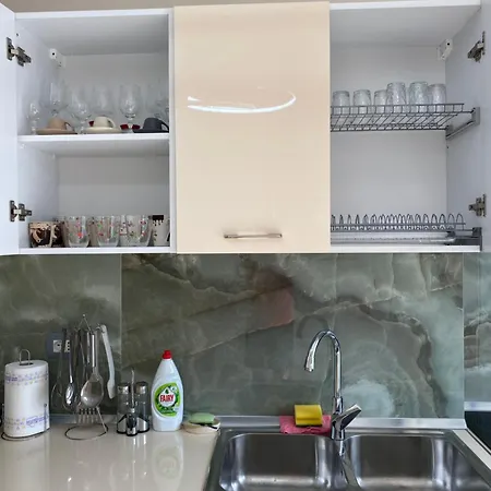 Tina's With Shared Kitchen *