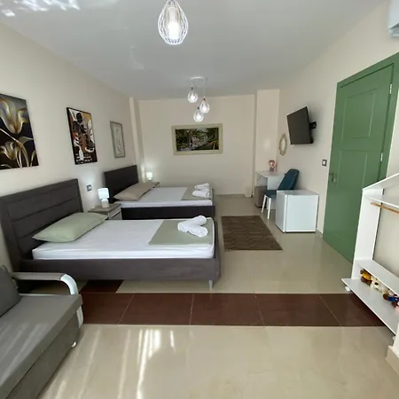 Tina's With Shared Kitchen *